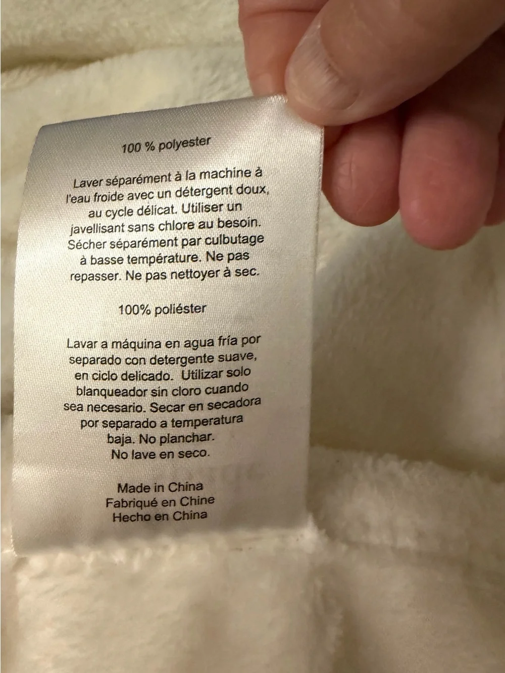 NWT Kate Spade Cream Plush Microfiber Queen Blanket, not in packaging, spotless